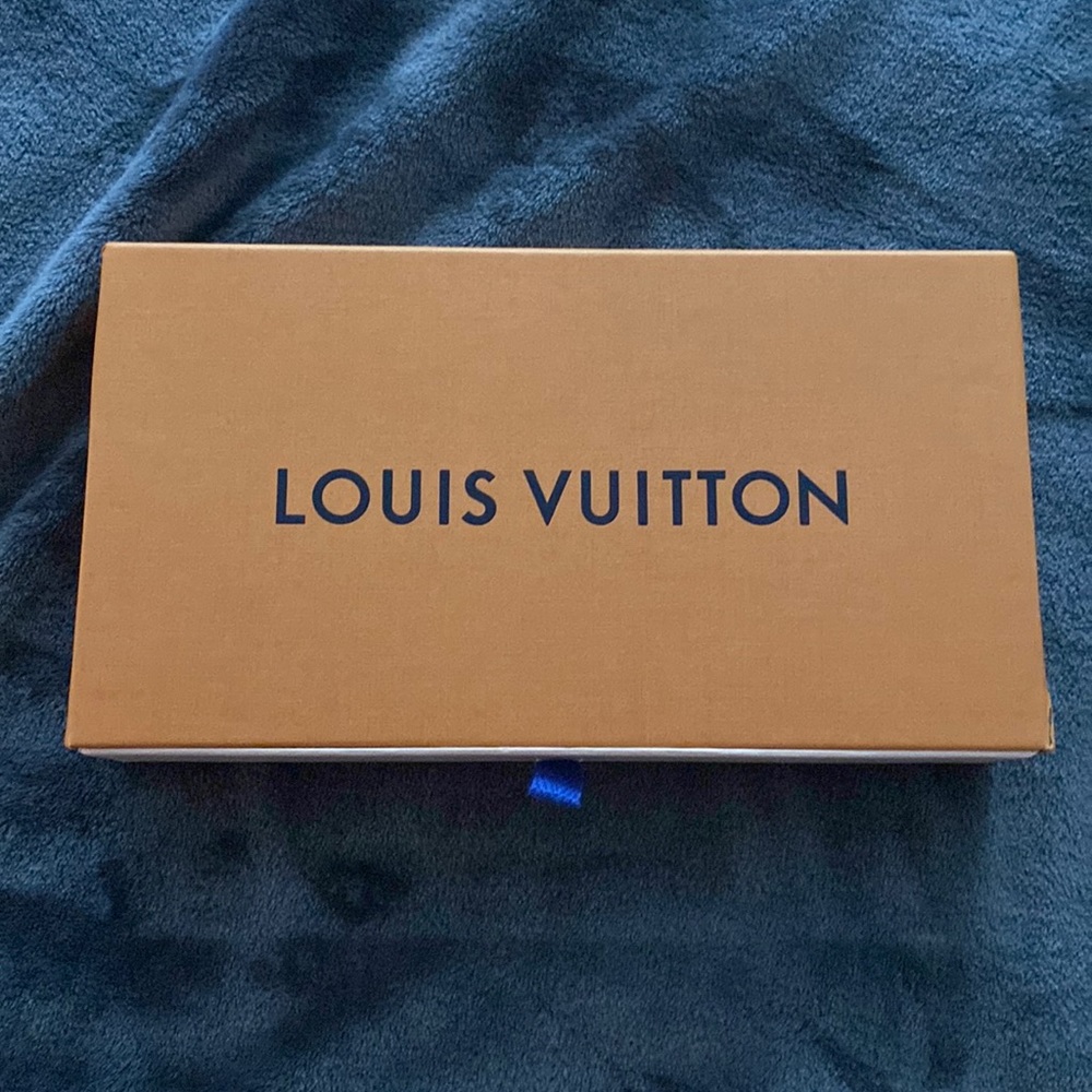 Louis Vuitton box